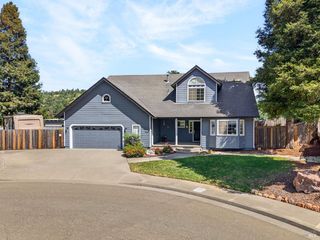 586 Hillside Dr, Cloverdale, CA 95425