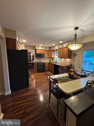 804 CANAL ST, Blackwood, NJ 08012