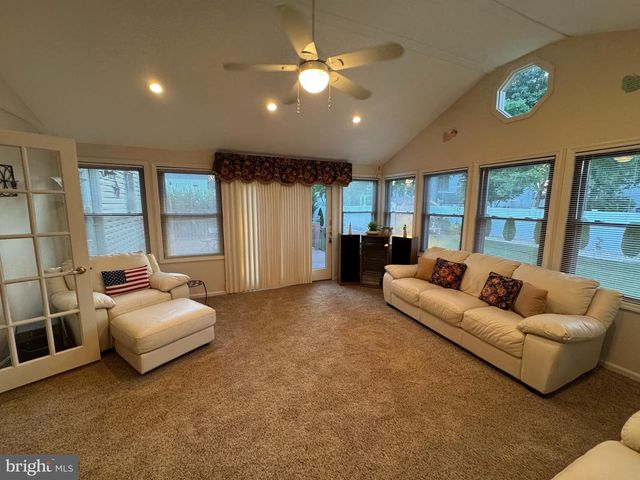 804 CANAL ST, Blackwood, NJ 08012