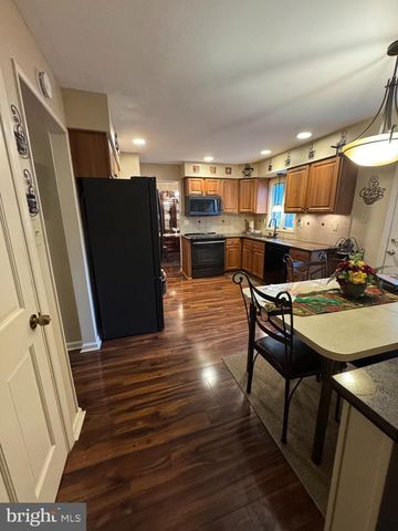 804 CANAL ST, Blackwood, NJ 08012