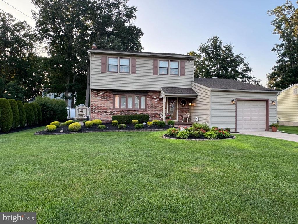 804 CANAL ST, Blackwood, NJ 08012