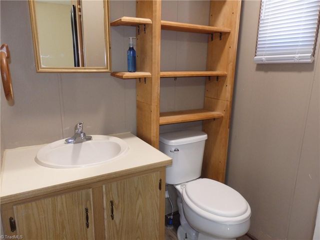 5750 New Hope Road, Denton, NC 27239