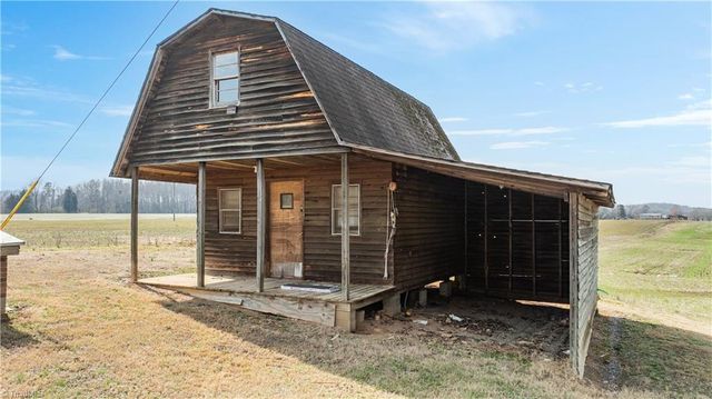 5750 New Hope Road, Denton, NC 27239