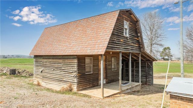 5750 New Hope Road, Denton, NC 27239