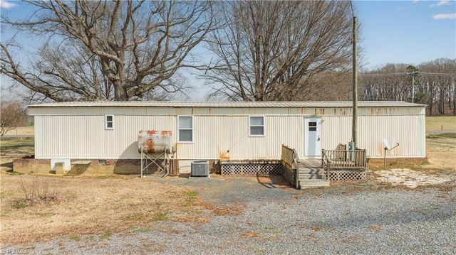 5750 New Hope Road, Denton, NC 27239