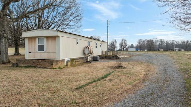 5750 New Hope Road, Denton, NC 27239