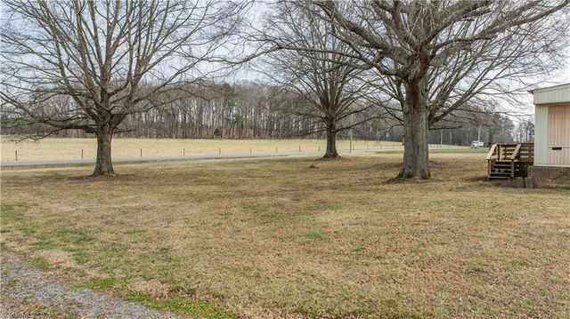 5750 New Hope Road, Denton, NC 27239