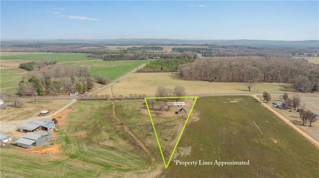 5750 New Hope Road, Denton, NC 27239