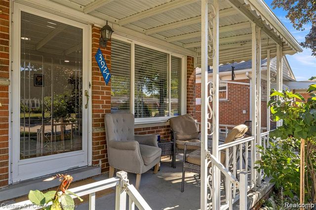 3927 Monroe Street, Dearborn Heights, MI 48125