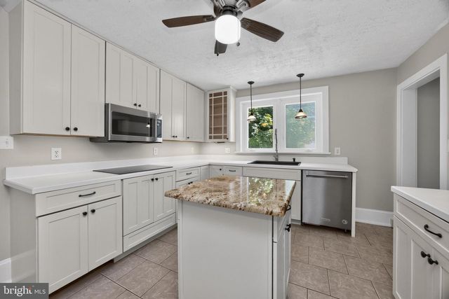 11 MORRIS LN, Coatesville, PA 19320