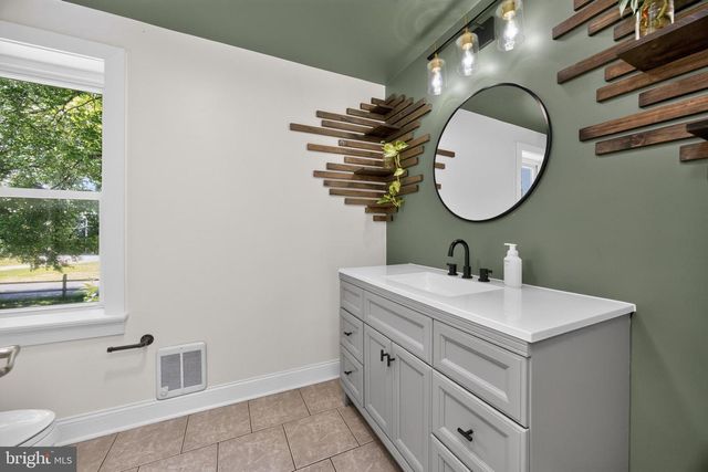 11 MORRIS LN, Coatesville, PA 19320