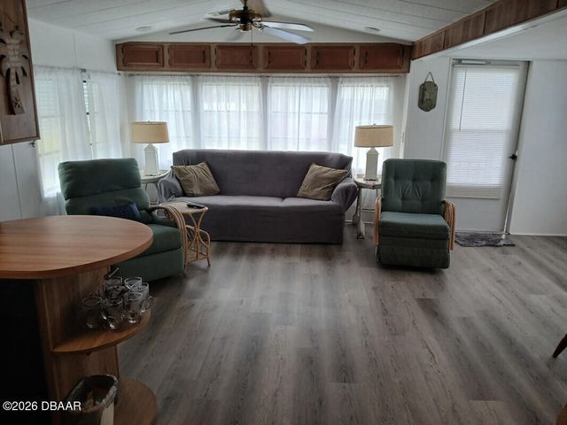 94 Eagle Point S, Osteen, FL 32764