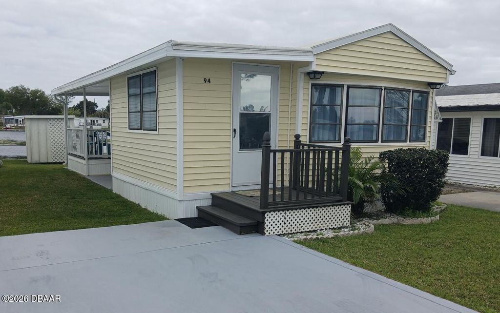 94 Eagle Point S, Osteen, FL 32764
