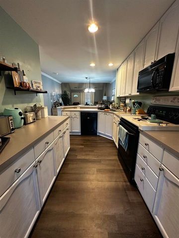 337 Still Water Cir, Boiling Springs, SC 29316