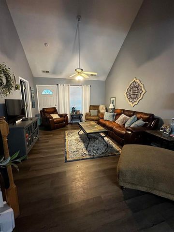 337 Still Water Cir, Boiling Springs, SC 29316