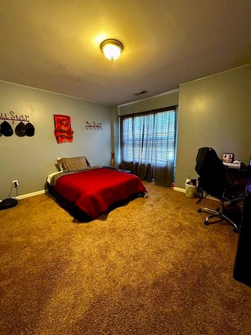 337 Still Water Cir, Boiling Springs, SC 29316