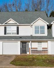 337 Still Water Cir, Boiling Springs, SC 29316