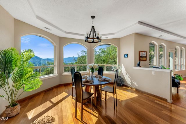 1921 NW Crown Street, Grants Pass, OR 97526