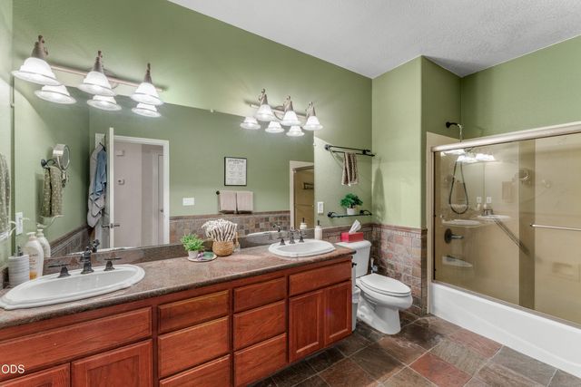 1921 NW Crown Street, Grants Pass, OR 97526