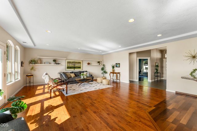1921 NW Crown Street, Grants Pass, OR 97526