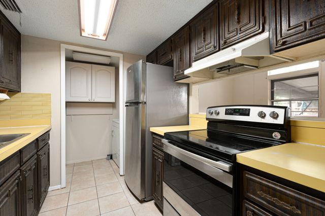 2325 Overland Lane, Arlington, TX 76014