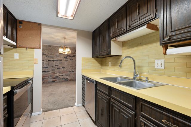 2325 Overland Lane, Arlington, TX 76014