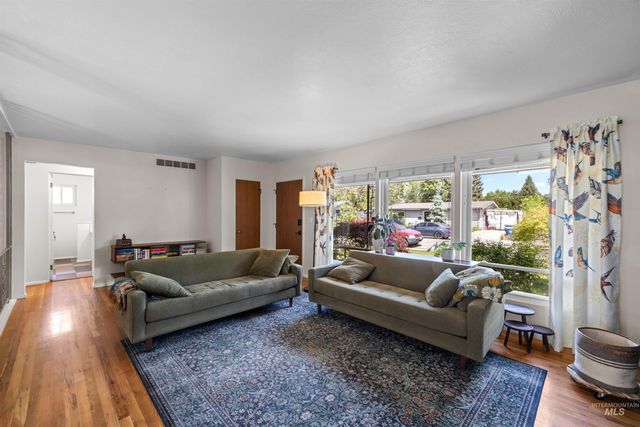 1929 W Bedford, Boise, ID 83705