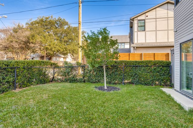 2412 Laneri Avenue, Dallas, TX 75206