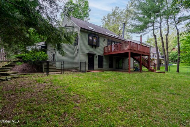 10 Longwood Drive, Saratoga Springs, NY 12866