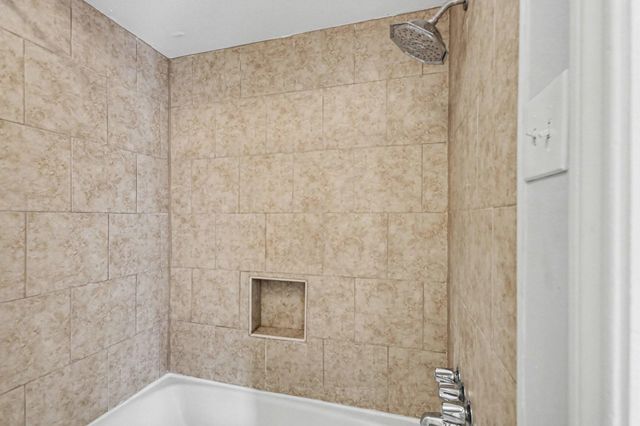 10654 Hazelhurst Drive 28, Houston, TX 77043