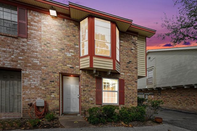 10654 Hazelhurst Drive 28, Houston, TX 77043