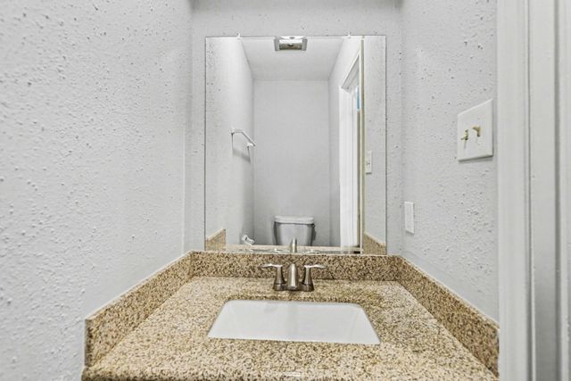 10654 Hazelhurst Drive 28, Houston, TX 77043