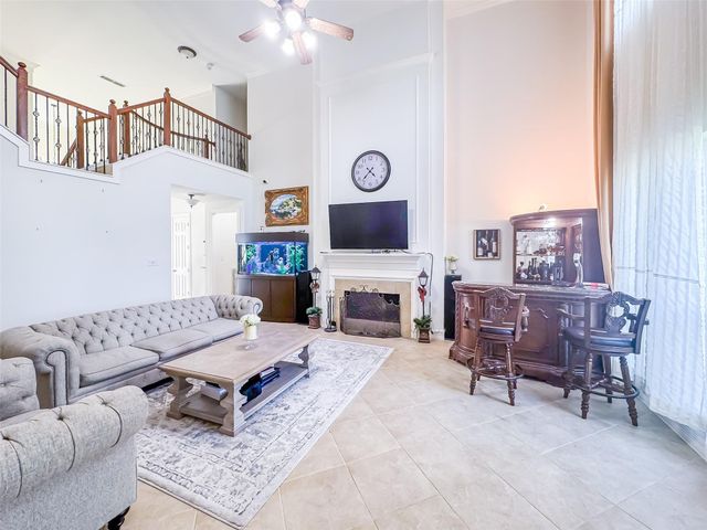 2305 Delta Bridge Drive, Pearland, TX 77584