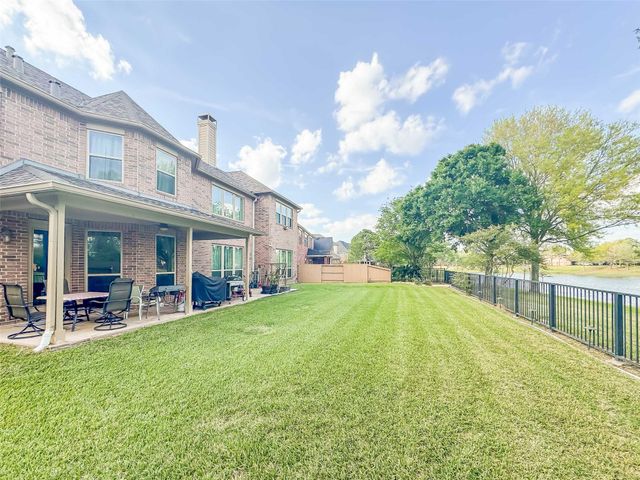 2305 Delta Bridge Drive, Pearland, TX 77584
