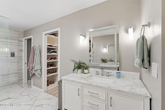 1801 N Howard Boulevard, Tucson, AZ 85716