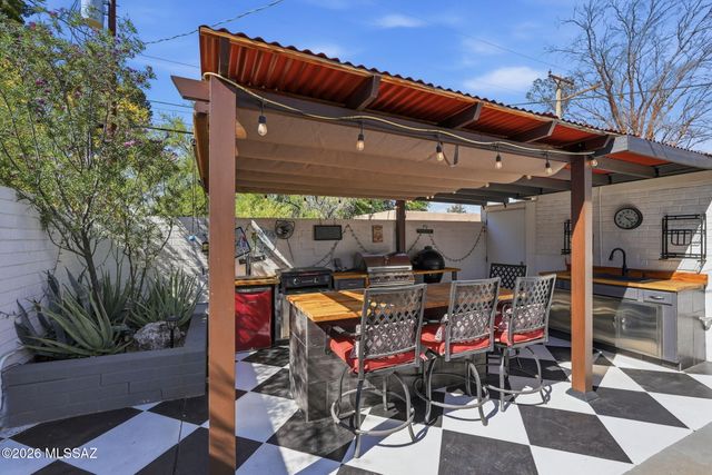 1801 N Howard Boulevard, Tucson, AZ 85716