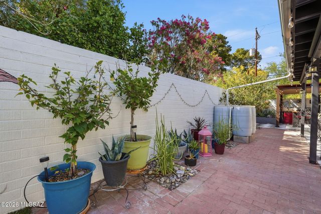 1801 N Howard Boulevard, Tucson, AZ 85716