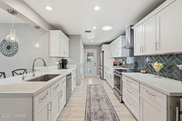 1801 N Howard Boulevard, Tucson, AZ 85716