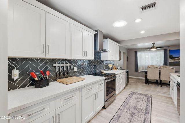 1801 N Howard Boulevard, Tucson, AZ 85716