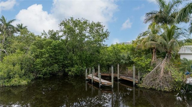 315 Shore DR, Fort Myers, FL 33905