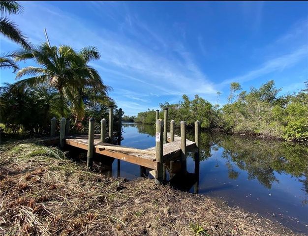 315 Shore DR, Fort Myers, FL 33905