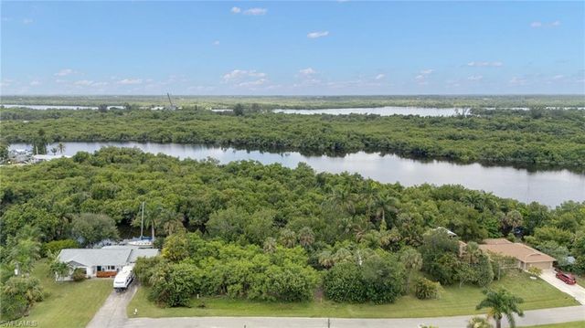 315 Shore DR, Fort Myers, FL 33905