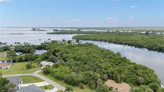 315 Shore DR, Fort Myers, FL 33905