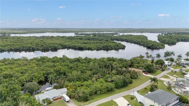 315 Shore DR, Fort Myers, FL 33905