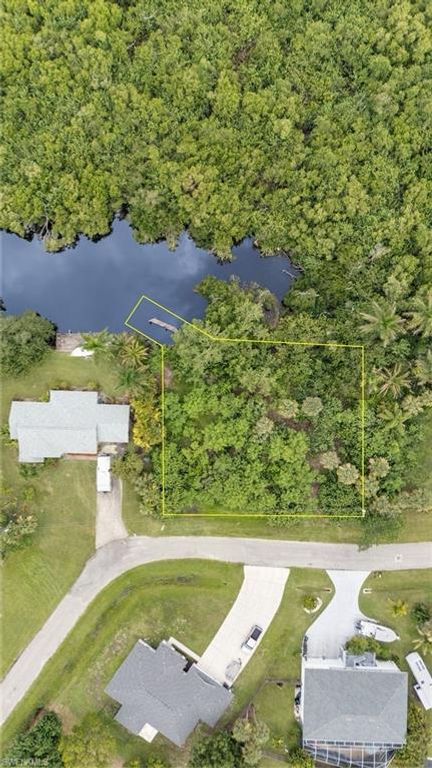 315 Shore DR, Fort Myers, FL 33905