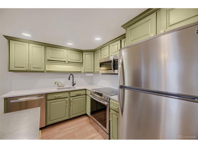 1909 S Kipling St A, Lakewood, CO 80227