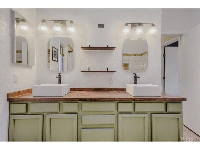 1909 S Kipling St A, Lakewood, CO 80227