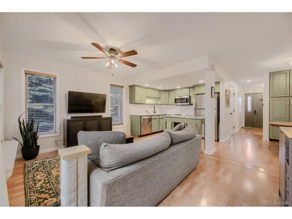 1909 S Kipling St A, Lakewood, CO 80227
