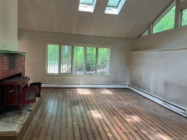 80 Alpine Way, South Huntington, NY 11746