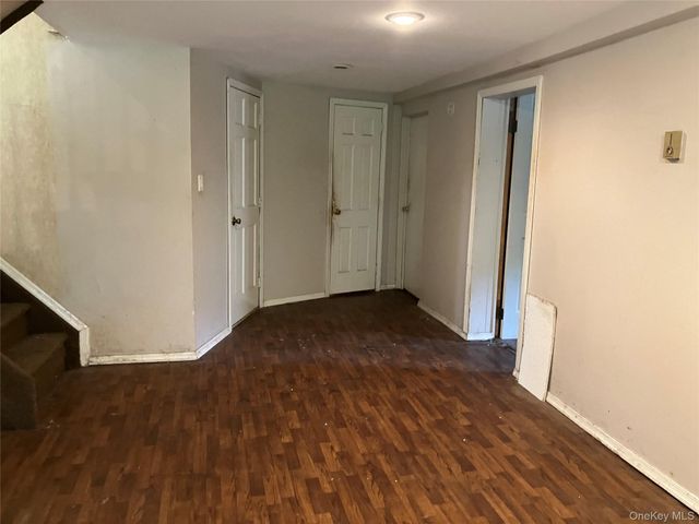 80 Alpine Way, South Huntington, NY 11746